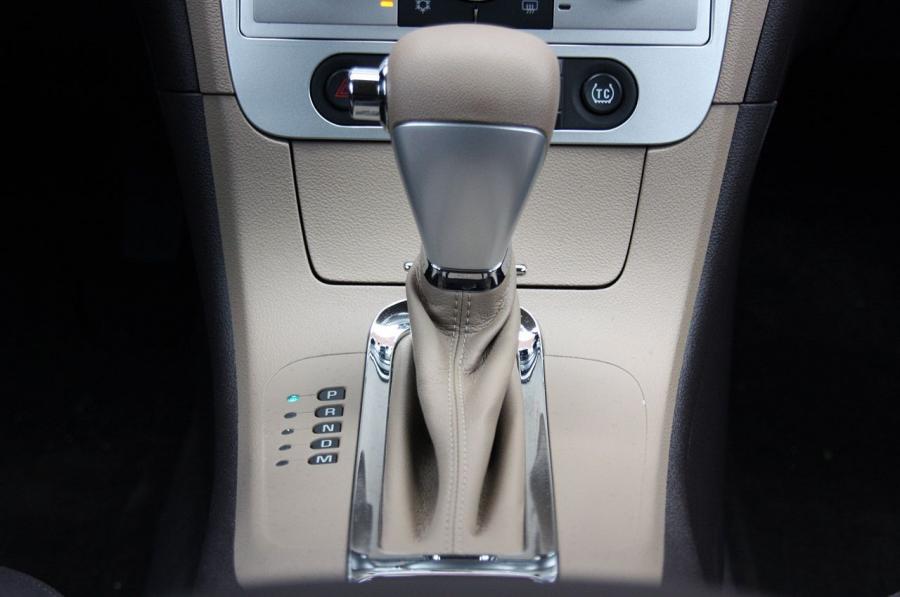  Chevrolet Malibu 2010 года  (фото 12 из 38)